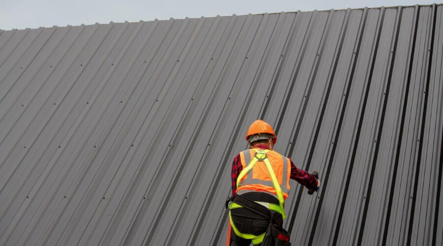 Professional gutter cleaning in Tremont, MS